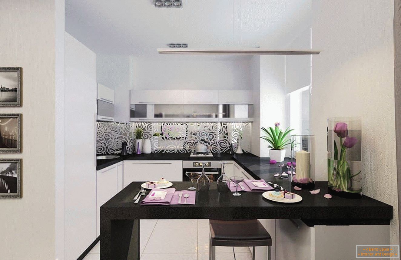 Cozinha estreita em estilo moderno com uma barra preta