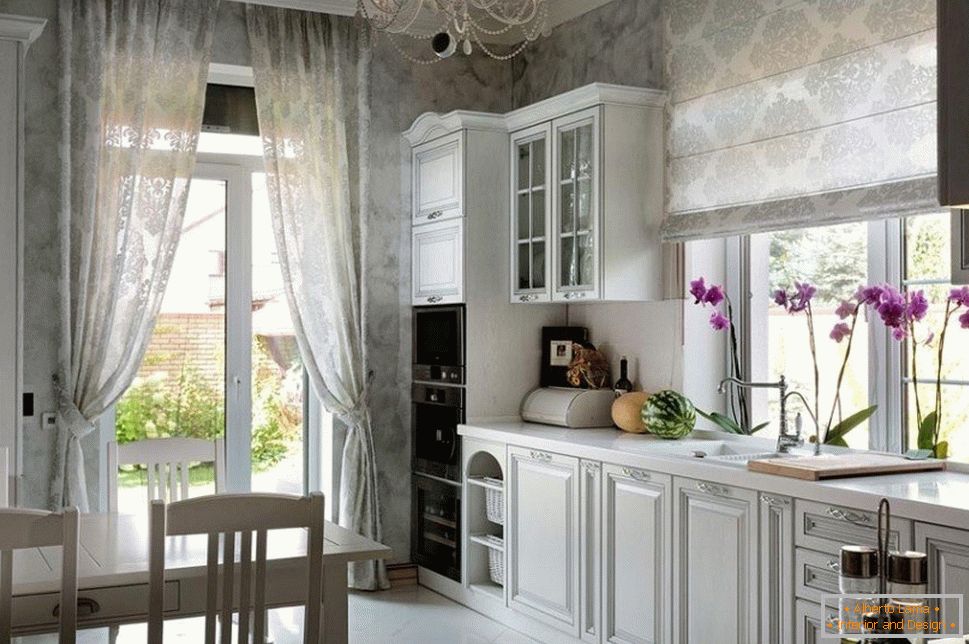 Diferentes tipos de cortinas na cozinha