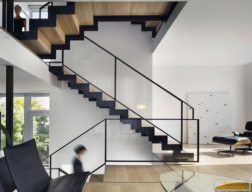 Escada moderna para a casa