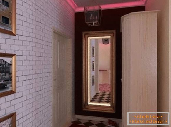 Loft de um pequeno apartamento em Khrushchev - interior do corredor