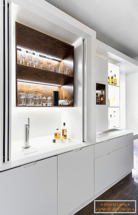 Móveis de cozinha branco para um pequeno apartamento