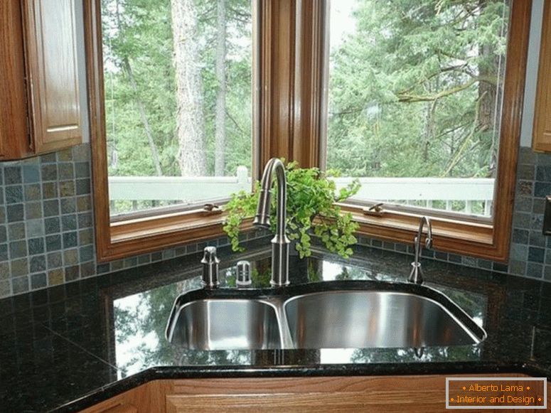 Exotic-cinza-backsplash-tile-combinado-com-granito-preto-countertop-também-canto-cozinha-sink-design
