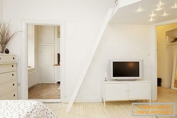 Interior de um quarto confortável e apartamento sala de estar na Suécia