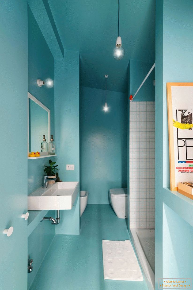 Casa de banho interior em cor turquesa