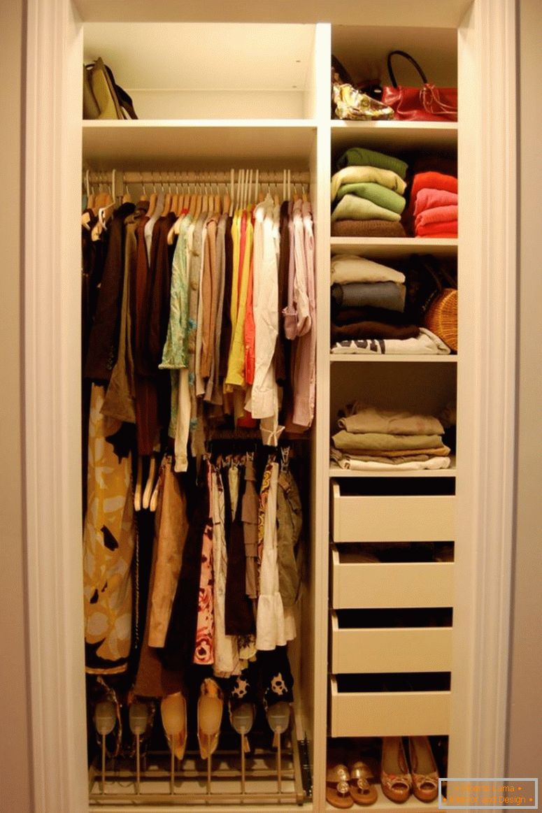 Guarda-roupa 2 sq. m. m. - uma foto de opções de design