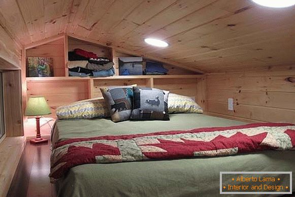 Lugar de dormir de uma pequena cabana de rodas Duck Chalet