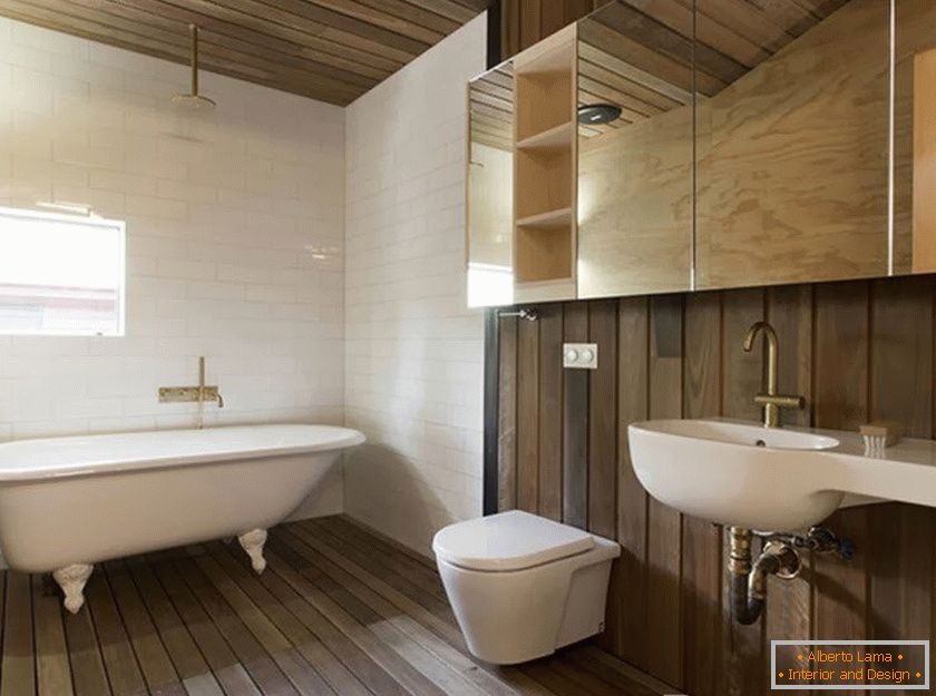 Casa de banho - uma combinação de madeira e azulejos