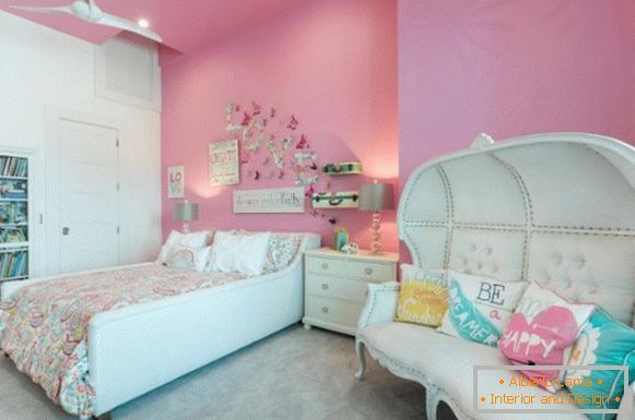 design de interiores de um quarto das crianças para uma menina фото