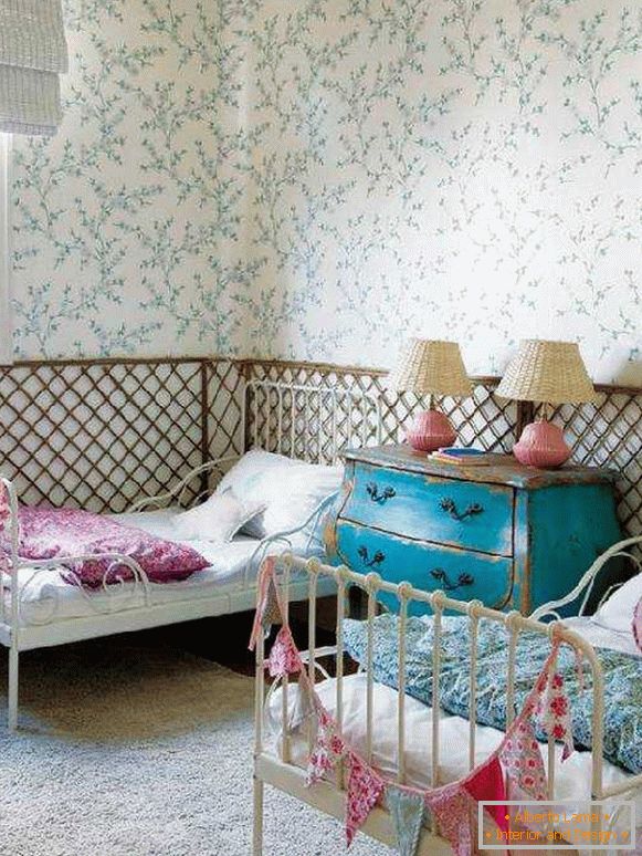 interior de um quarto de crianças com duas camas, foto 59