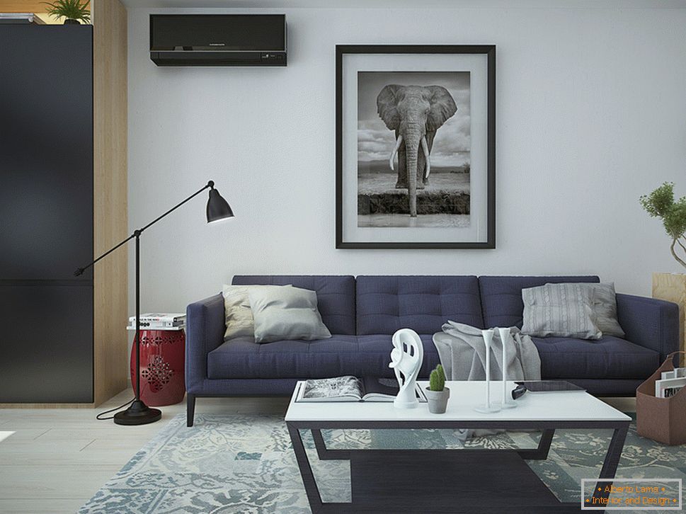 Interior de um pequeno apartamento em cores contrastantes