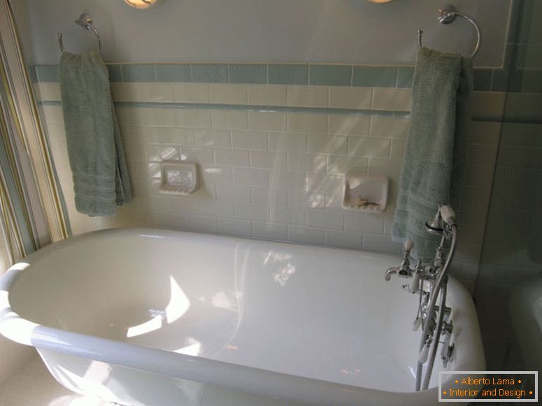 bonito-banheiro-tradicional-branco-clawfoot-banheira-em-pequeno-banheiro-design-idéias-imagens-de-fresco-em-interior-2017-banheiro-piso-telha-idéias-tradicional