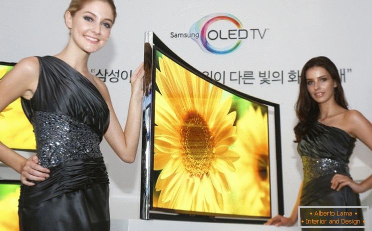 Samsung introduziu uma TV OLED curva