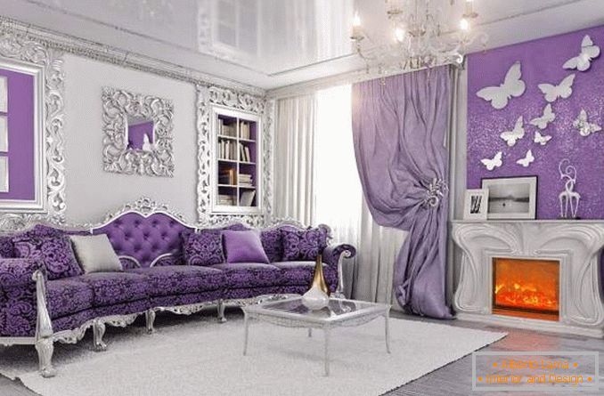 Design de interiores antigo da sala de estar em uma casa privada em tons de lilás