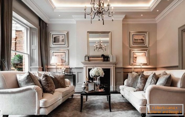 Luxuosa sala de estar em estilo Art Nouveau. A riqueza da decoração é enfatizada por móveis de salão e uma lareira de mármore.