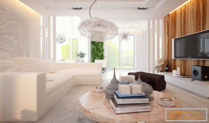 Interior da sala de estar em um moderno estilo de alta tecnologia. Um mínimo de decoração variegada, tecnologia moderna e design futurista da decoração. 