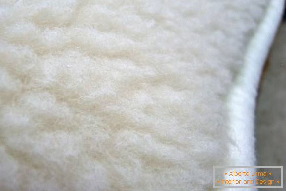 Como determinar a qualidade do sofá - fibra de poliéster com baixo