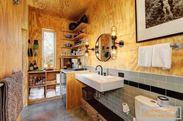 Pequena casa de madeira barata nos EUA: туалет и кухня
