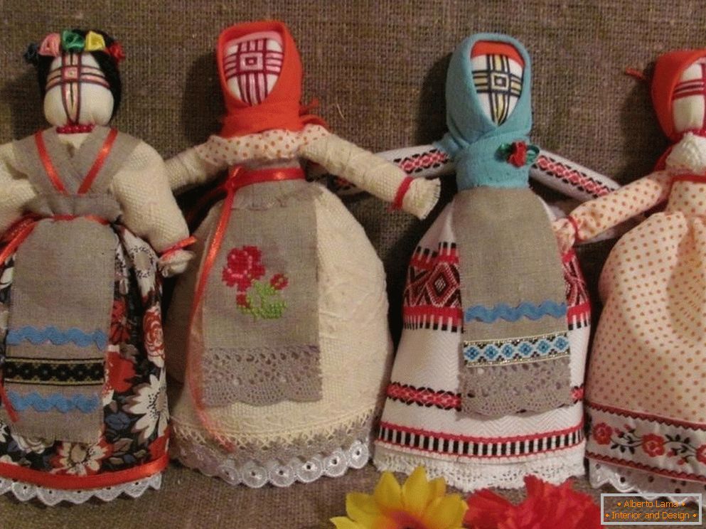 Bonecas feitas de pano