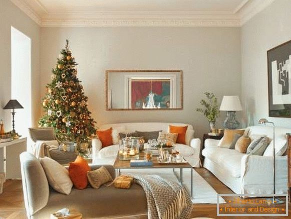 Apartamentos interiores de Ano Novo - fotos em laranja e verde