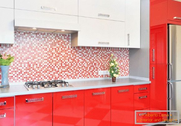 Cozinha vermelha na foto interior 19