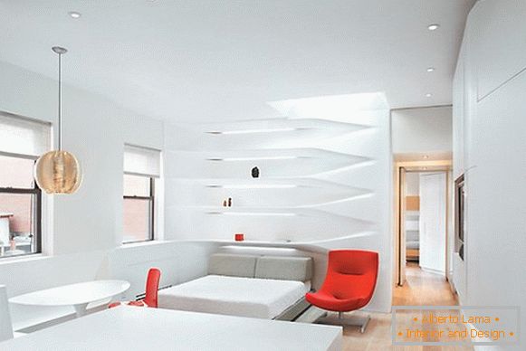 Interior criativo do apartamento na cor branca
