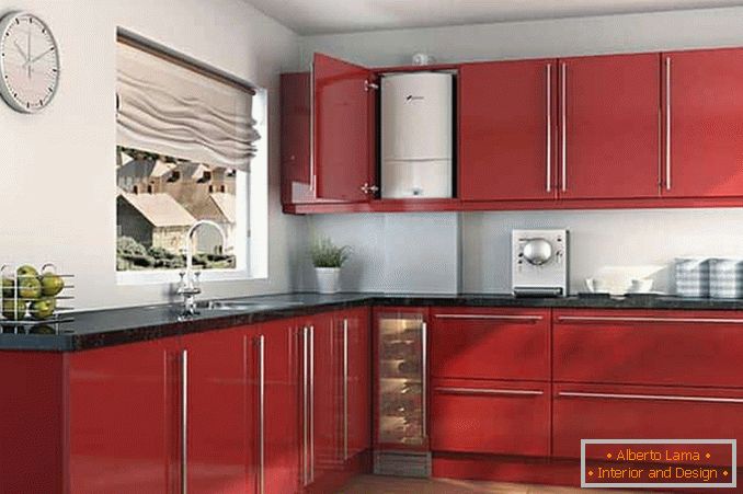 Cozinha vermelha com caldeira