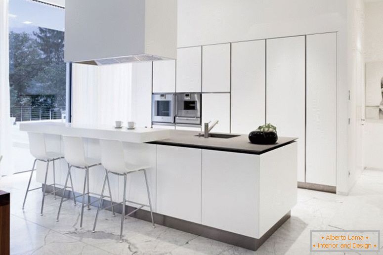 moderna-branco-cozinha-com-mármore-piso-e-grande-cozinha ilha