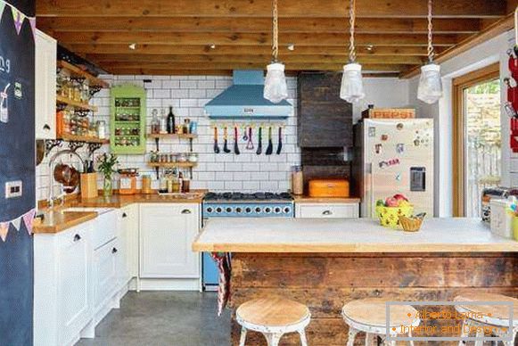 Loft estilo no interior da cozinha com um balcão de bar