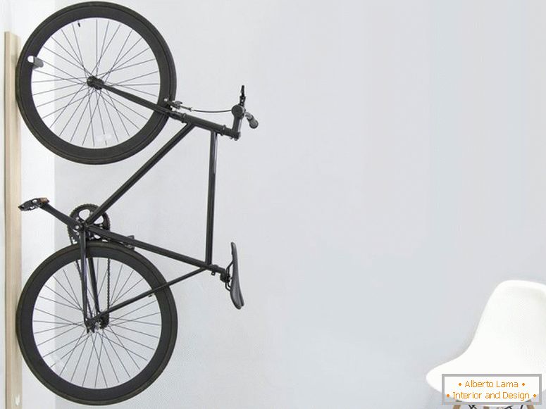 Rack para uma bicicleta no interior