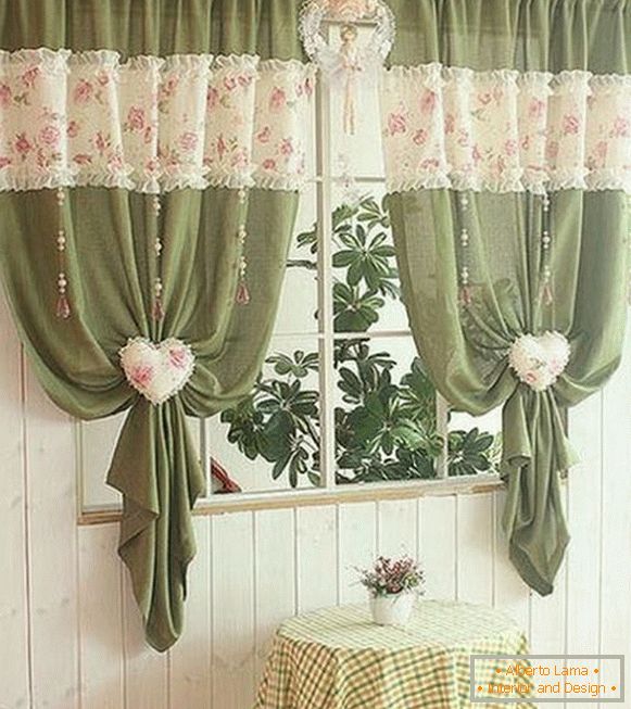 cortinas no estilo de Provence na cozinha