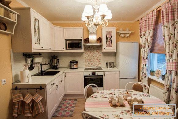 pequena cozinha no estilo de uma foto de Provence интерьер
