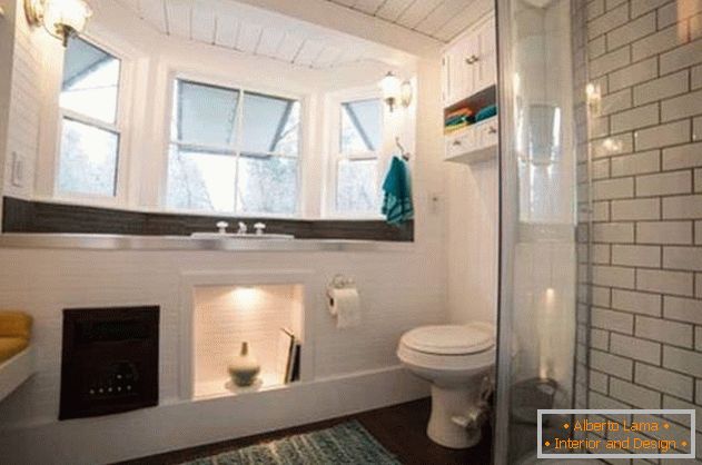 Uma pequena casa de férias: uma casa de banho
