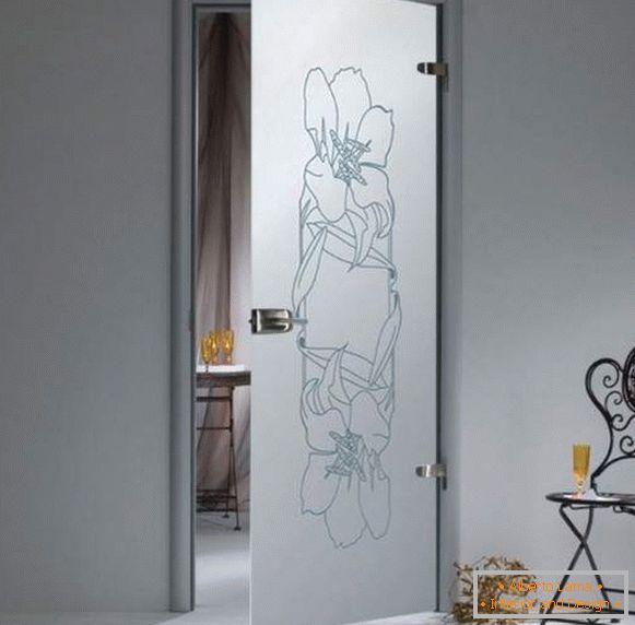 Swing door glass inter-room fosco com um padrão de flor