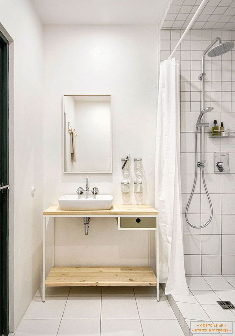 Interior de casa de banho elegante na cor branca