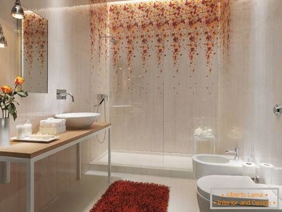 Telha do banheiro com padrões de flores