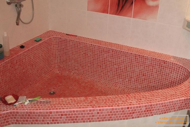 Banho de mosaico rosa