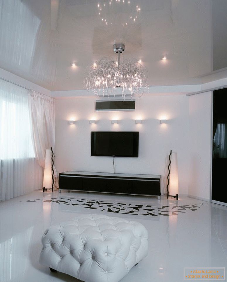 foto-1-branco-brilhante-esticado-teto-perfeitamente-suplementos-moderno-interior-sala de estar