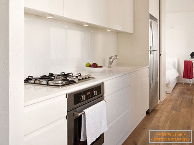 Apartamento retangular cozinha em Tel Aviv