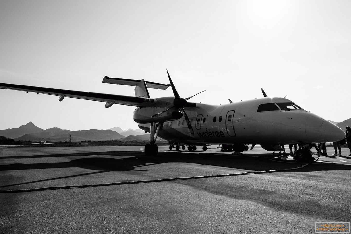 Foto preto e branco da aeronave