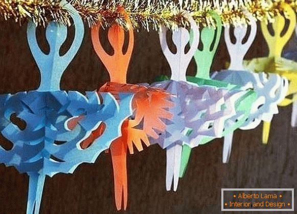 Guirlanda de Natal de flocos de neve por próprias mãos, foto 58