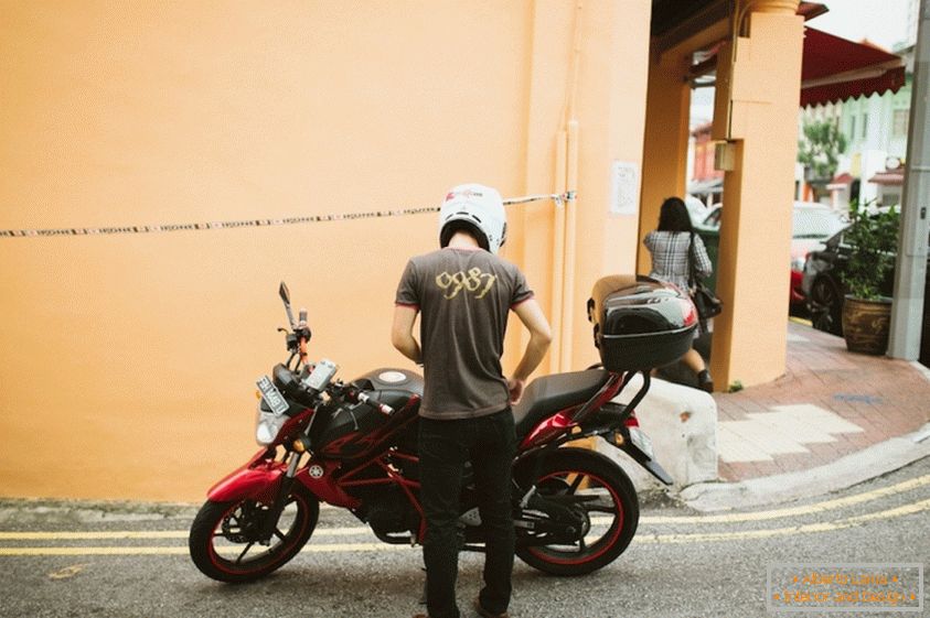 Motociclista em Cingapura
