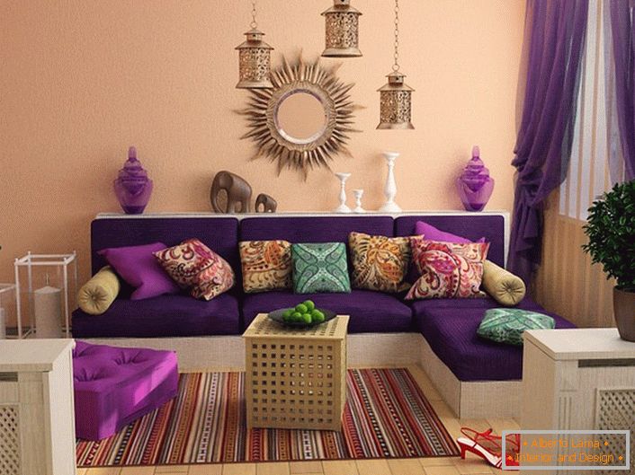 Uma sala de estar moderna na metrópole de negócios da Índia Delhi é um jovem bem sucedido.