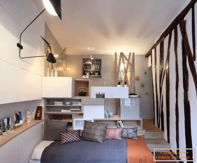 Interior de um pequeno apartamento elegante