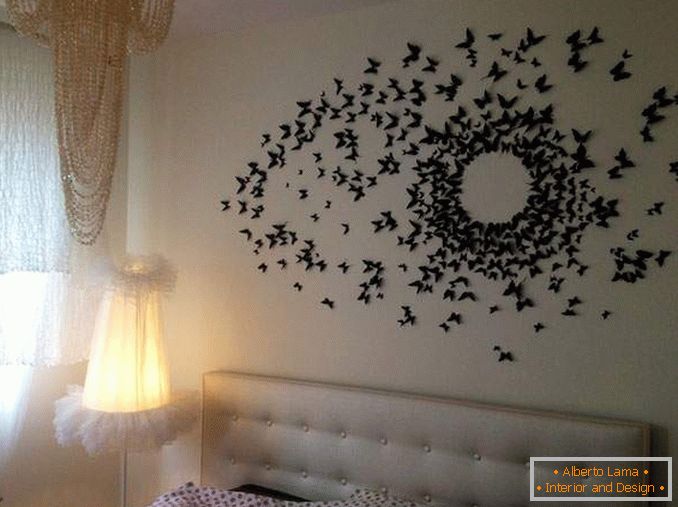 Decor borboletas na parede com as próprias mãos - foto no quarto