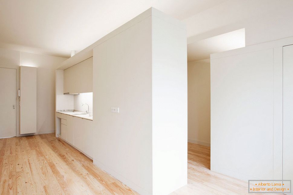 Interior de um pequeno apartamento em cores claras - кремовый оттенок