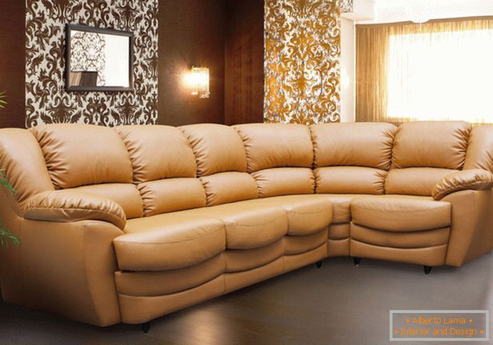 Um sofá modular composto elegante para uma elegante sala de estar. A cor do canto acolhedor é a cor do estofamento de luxo Cadillacs de classe premium.