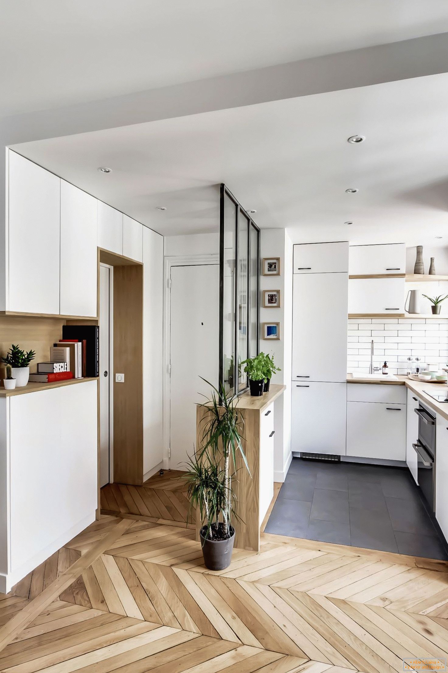 Pequena cozinha em um pequeno apartamento