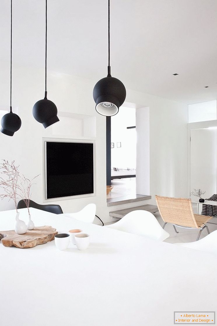 Design de um pequeno apartamento em preto e branco