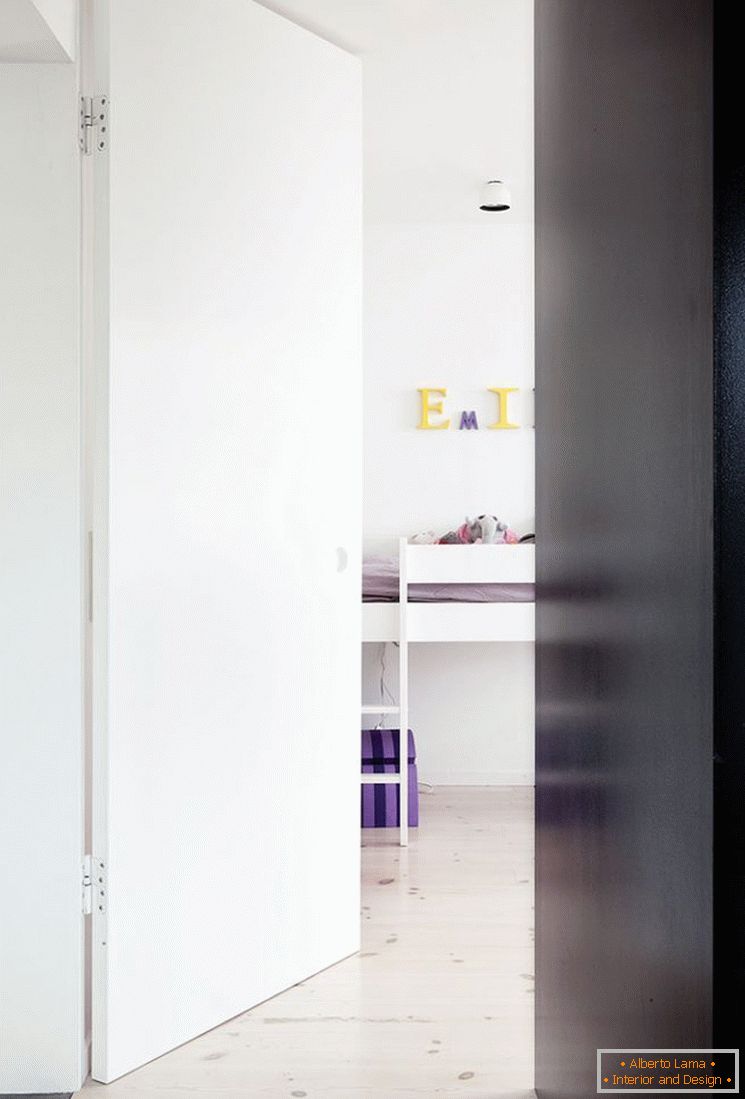 Design de um pequeno apartamento em preto e branco - фото 3