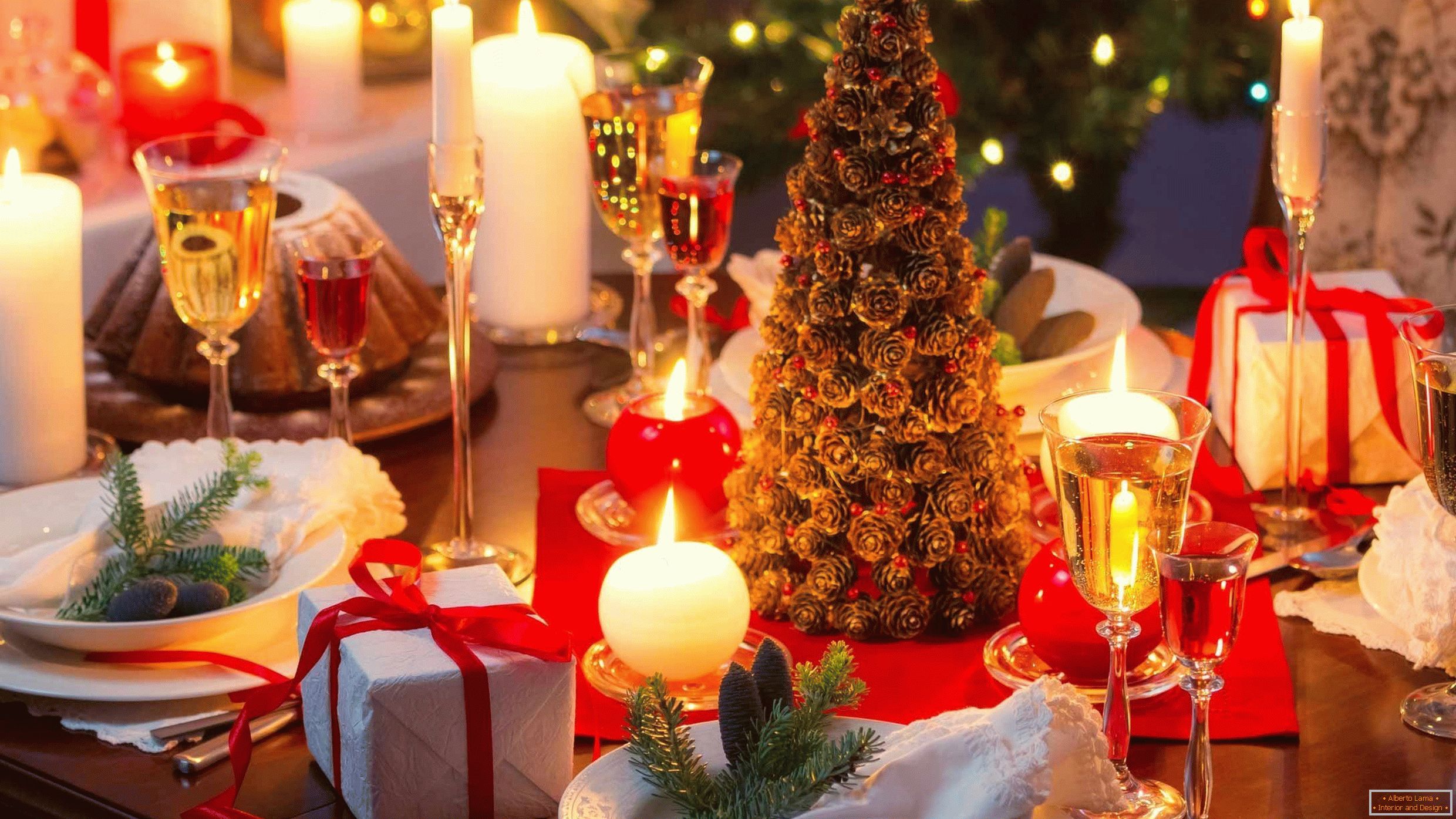 Árvore de Natal festiva de cones reais
